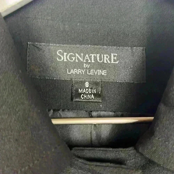 Signature Larry Levine Womens Blazer 6 Black 3 Button Closure 3/4 Sleeves Classy - Picture 2 of 7